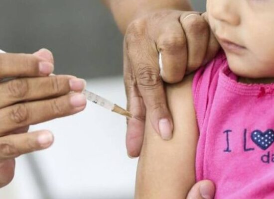 Prefeitura de Itabuna leva multivacinação às escolas da Rede Municipal de Ensino