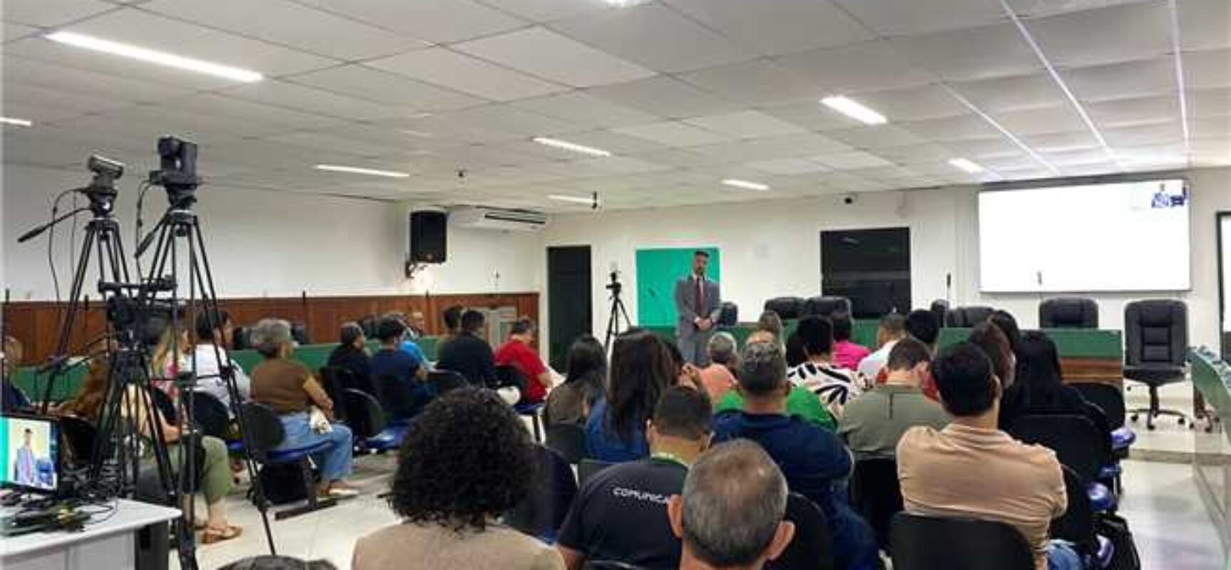 Ilhéus realiza capacitação sobre contratações diretas e transparência pública