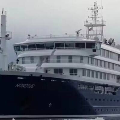 Navio com surto de hantavírus inicia evacuação sob protocolo de emergência na Espanha