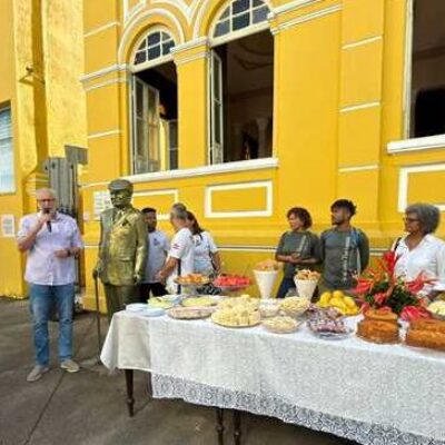 Prefeitura apresenta reforma da Casa de Cultura Jorge Amado a guias de turismo de Ilhéus
