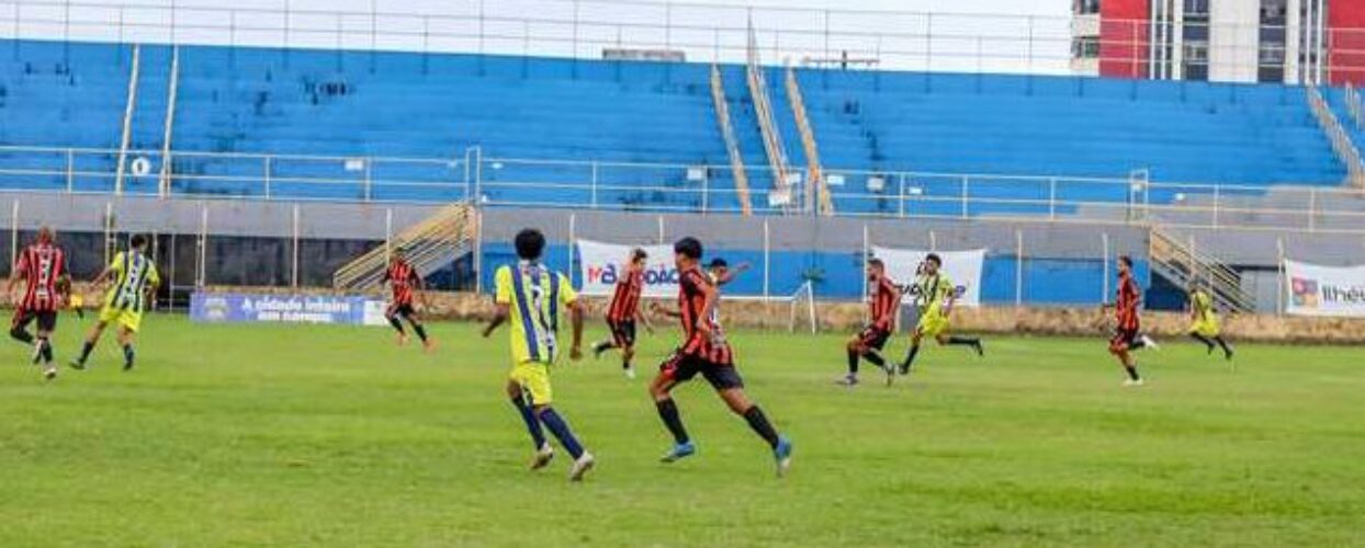 Quartas de final da Copa Interbairros definiram semifinalistas no Estádio Mário Pessoa