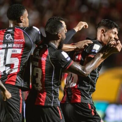 Vitória goleia Coritiba por 4×1 no Barradão e salta de colocação no Brasileirão