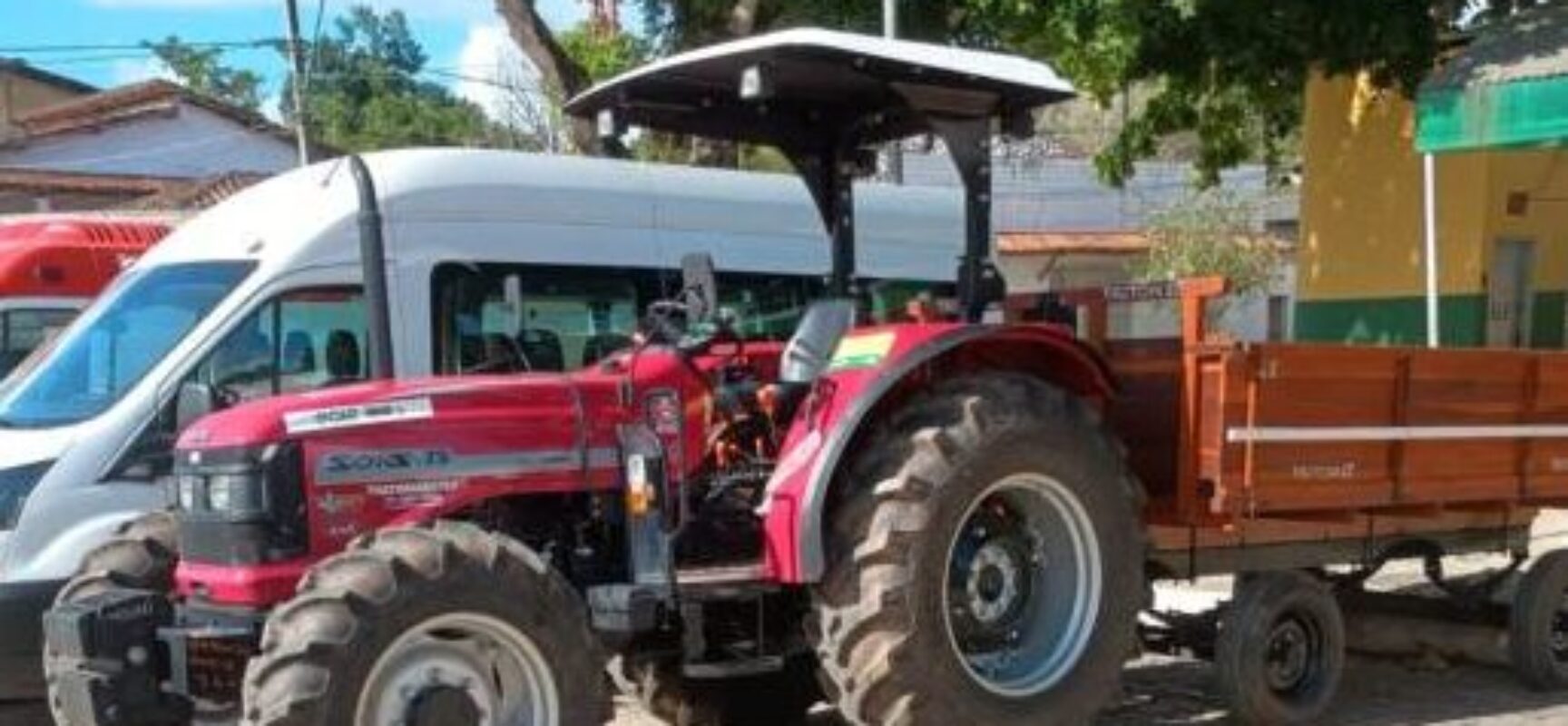 Governo do Estado fortalece agricultura familiar com entregas e novos investimentos em Lapão e Jussari