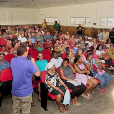 Augusto Castro e secretários alinham com feirantes detalhes para inauguração da Nova Feira do São Caetano