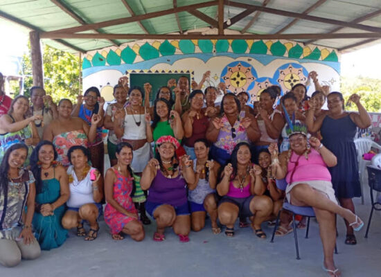 ALDEIA IGALHA: MULHERES TUPINAMBÁS INICIAM OFICINA DE ARTESANATO E FORTALECEM CULTURA TRADICIONAL EM OLIVENÇA