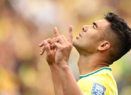 Casemiro é eleito melhor em campo em vitória do Brasil na Copa do Mundo