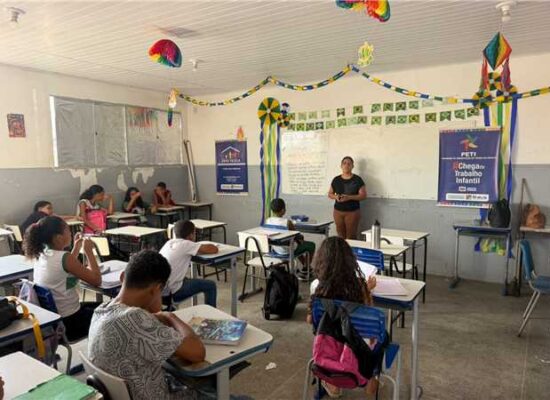 PETI promove palestras sobre direitos da infância em escolas municipais de Ilhéus