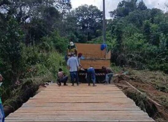 Ação conjunta entre Prefeitura e agricultores recupera Ponte do Lourenço no distrito de Rio do Braço