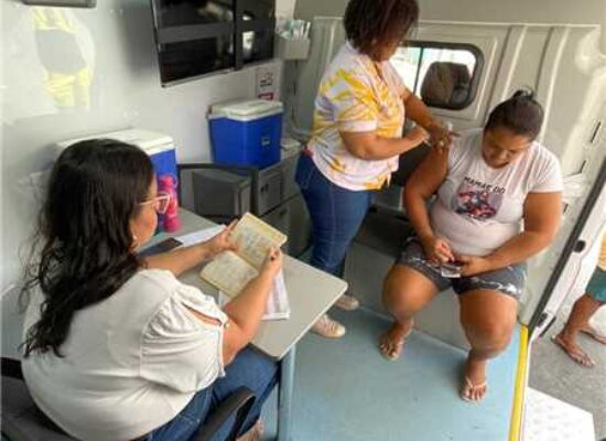 Prefeitura de Ilhéus amplia acesso à vacinação com ação itinerante em bairros da cidade