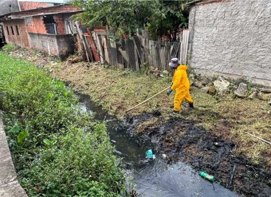 Canal do Ilhéus II recebe serviços de limpeza e manutenção