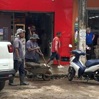 Prefeitura intensifica limpeza de bueiros para reduzir riscos de alagamentos em Ilhéus