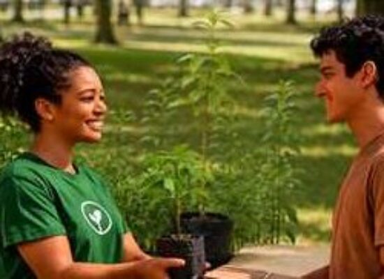 Troca Sustentável incentiva reciclagem e distribuição de mudas em Ilhéus