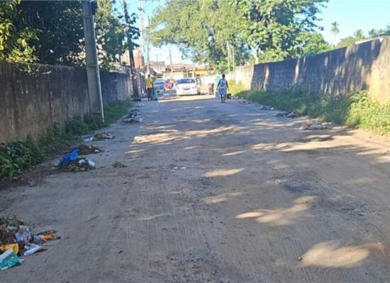 Mutirão de varrição reforça limpeza urbana no Iguape