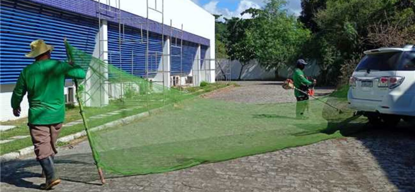 Prefeitura de Ilhéus executa serviços de manutenção urbana em pontos estratégicos da cidade