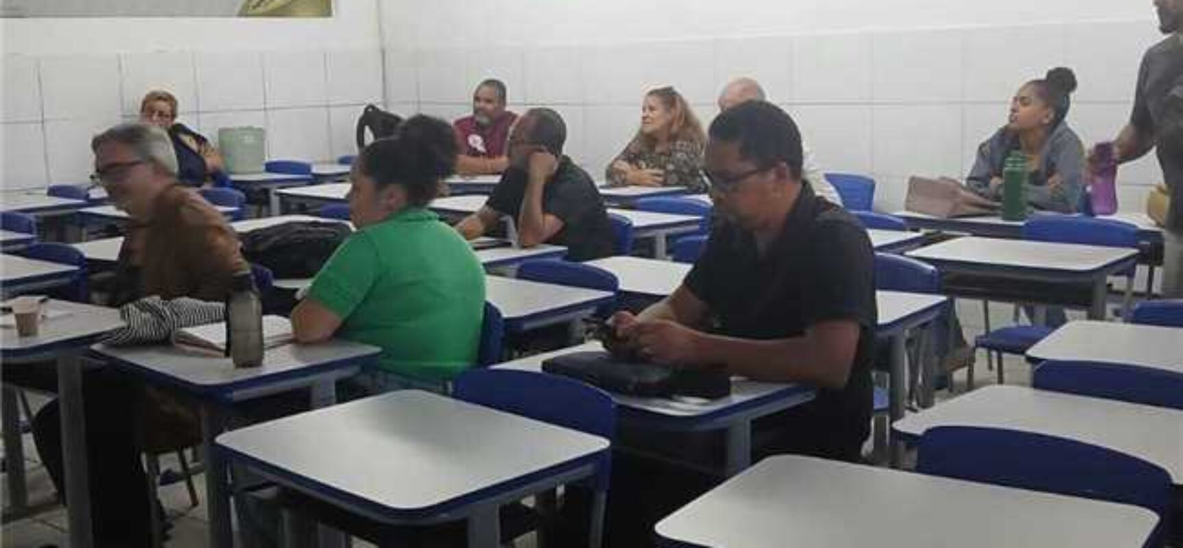 Prefeitura realiza encontro formativo do PCR e do ProLEEI para educadores da rede municipal