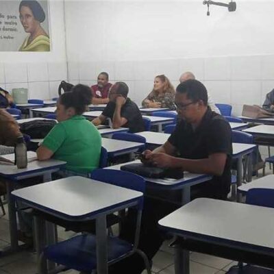 Prefeitura realiza encontro formativo do PCR e do ProLEEI para educadores da rede municipal