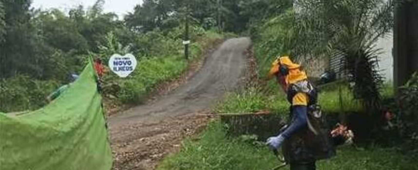 Prefeitura realiza serviços de roçagem e capinagem em Novo Ilhéus