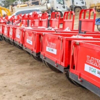 Governo da Bahia entrega máquinas, equipamentos e 2.700 caixas d’água para a agricultura familiar de 18 municípios