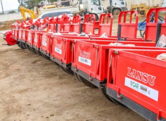 Governo da Bahia entrega máquinas, equipamentos e 2.700 caixas d’água para a agricultura familiar de 18 municípios