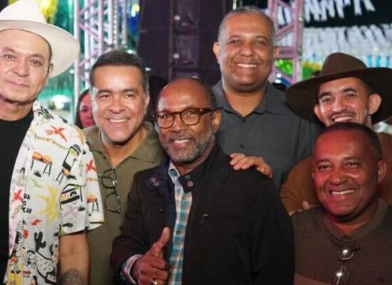 *Bebeto Galvão participa dos festejos juninos no interior da Bahia*