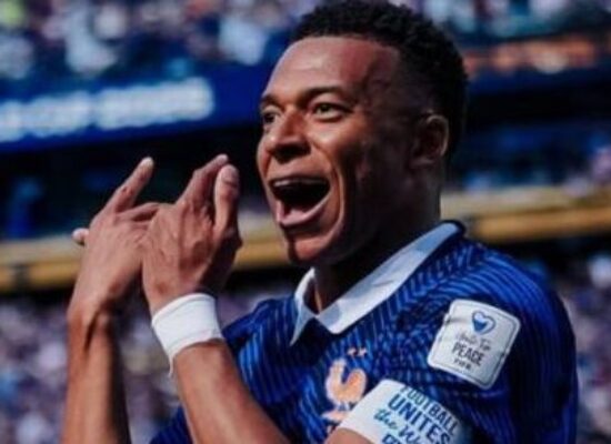 Mbappé supera Pelé e Messi e está próximo de conquistar maior artilharia na história da Copa do Mundo