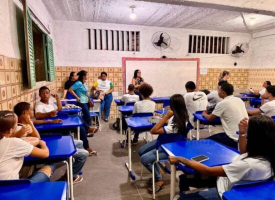 Secretaria Municipal da Educação recebe Menção Honrosa do MEC pelos avanços na Educação de Jovens, Adultos e Idosos em Itabuna