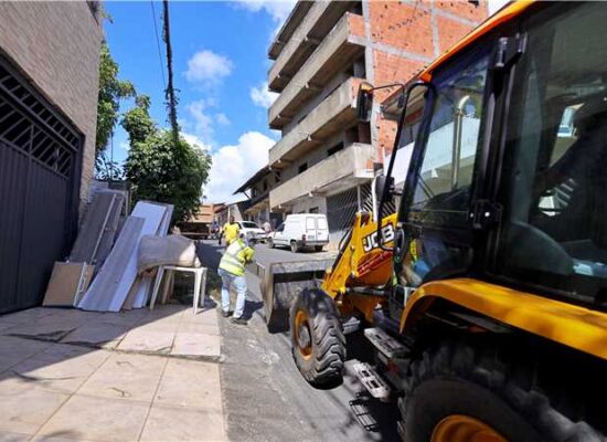 Operação “cata-treco” ajuda a manter bairros mais limpos e organizados