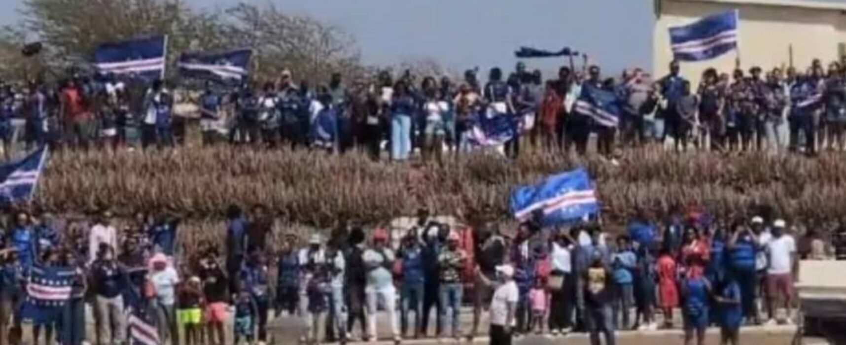 Seleção de Cabo Verde é recebida com festa na capital do país