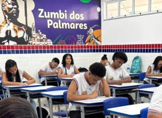 Prevenção de gravidez precoce se tornou conteúdo obrigatório em escolas estaduais da Bahia