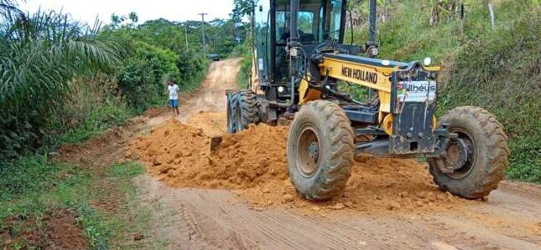 Patrolamento e tapa-buracos melhoram acesso e mobilidade em estradas da zona rural de Ilhéus