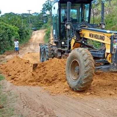 Patrolamento e tapa-buracos melhoram acesso e mobilidade em estradas da zona rural de Ilhéus