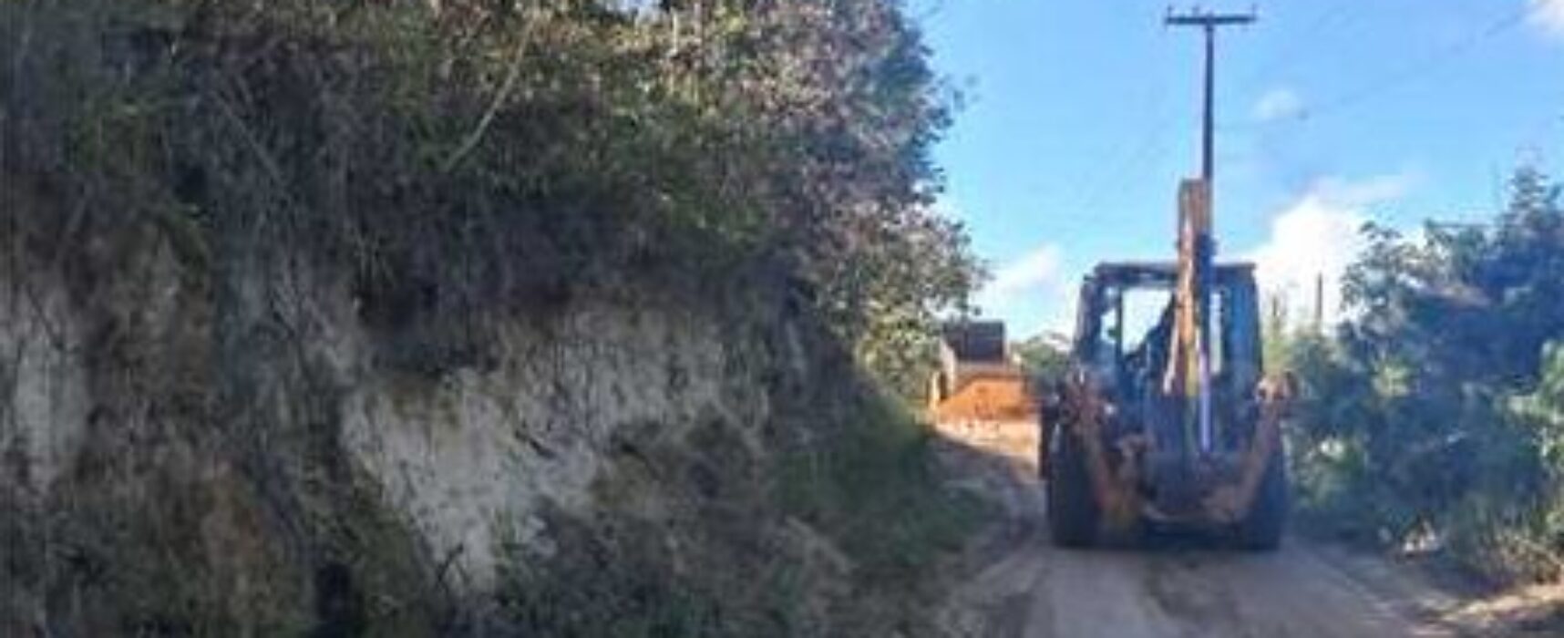 Prefeitura recupera pontos críticos na região de Sapucaeira, distrito de Olivença