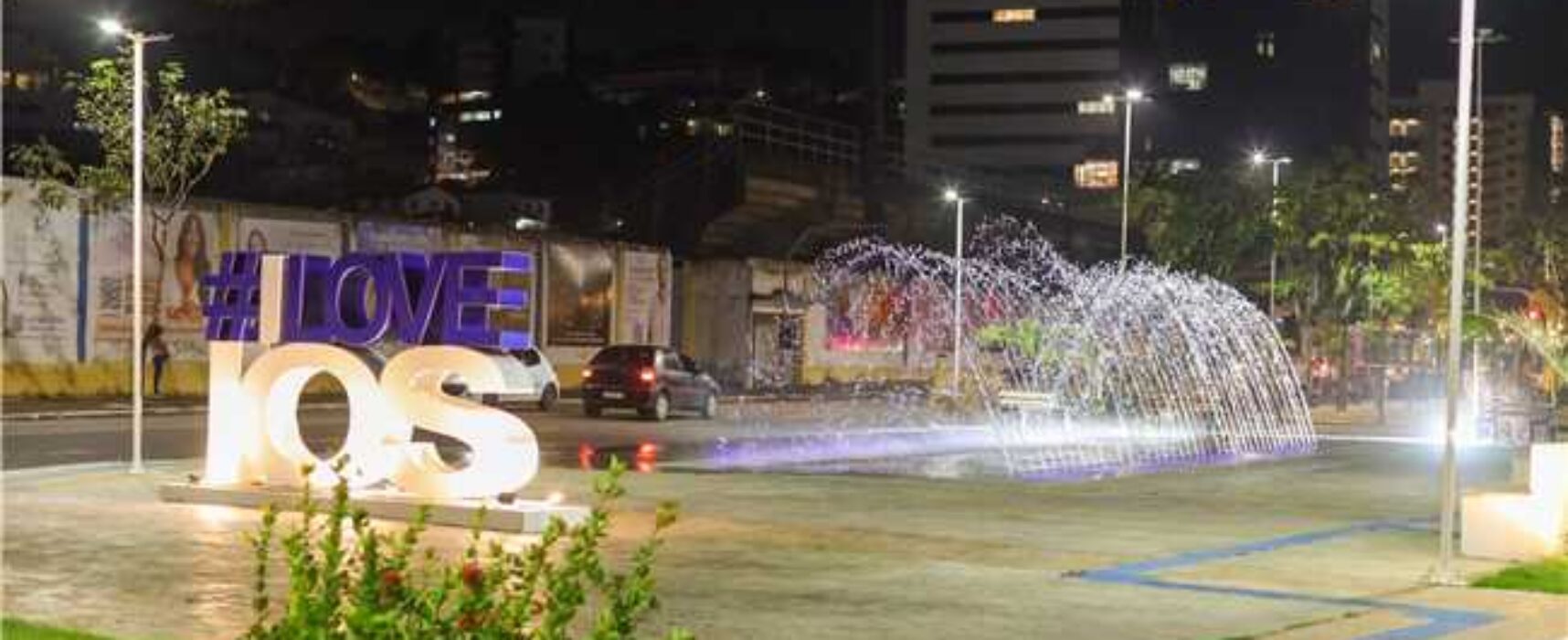 Túnel de água luminosa da Praça Misael Tavares passa a funcionar com novos horários