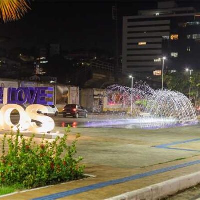 Túnel de água luminosa da Praça Misael Tavares passa a funcionar com novos horários