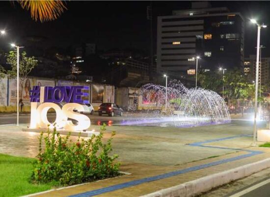 Túnel de água luminosa da Praça Misael Tavares passa a funcionar com novos horários