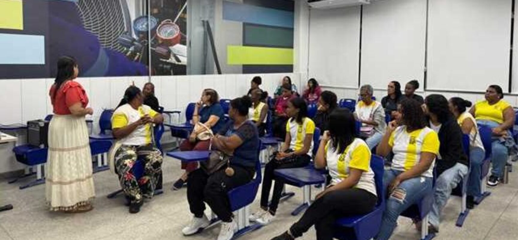 Qualificação profissional amplia oportunidades para estudantes da EJA em Ilhéus