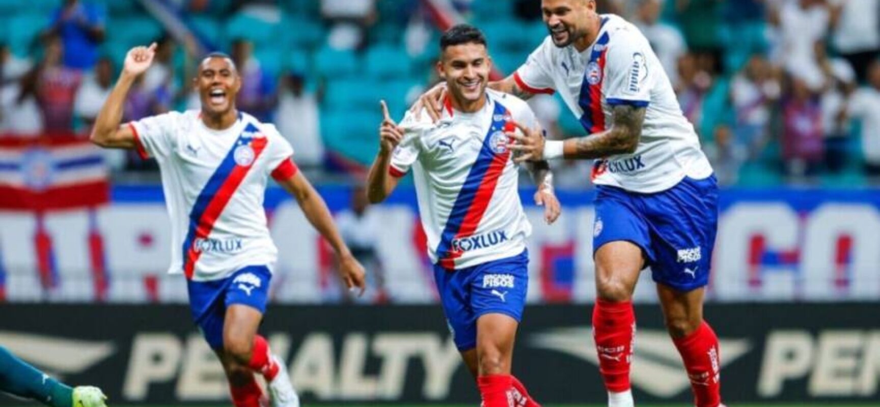 Com gols no primeiro tempo, Bahia vence Chapecoense por 2×0 na Arena Fonte Nova