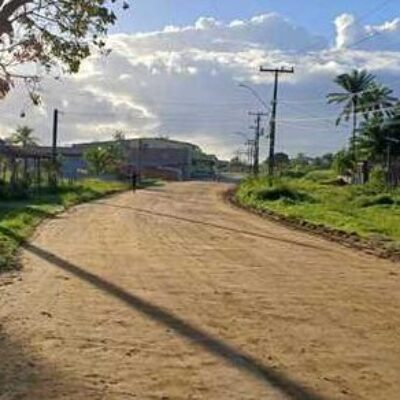Prefeitura realiza patrolamento e encascalhamento em acesso ao Jóia do Atlântico