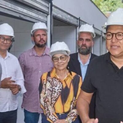 Prefeito Augusto Castro vistoria canteiros de obras da Feira do Califórnia e Parque Linear Amélia Amado