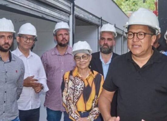 Prefeito Augusto Castro vistoria canteiros de obras da Feira do Califórnia e Parque Linear Amélia Amado