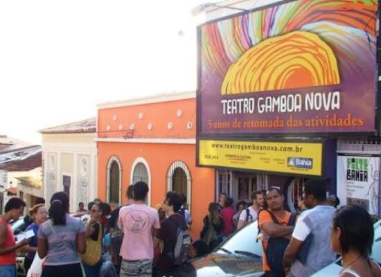 Após estreia de sucesso, Léo Rocha leva o espetáculo “Um Tanto de Tudo Que Vejo” ao Teatro Gamboa