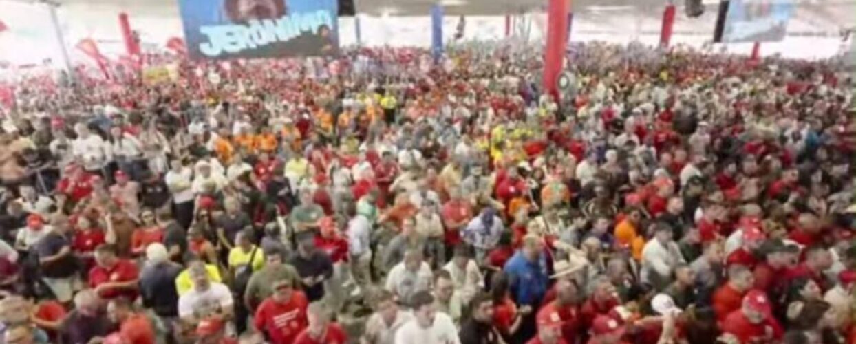 Lula, Jerônimo, Wagner e Rui mobilizam multidão em convenção histórica do PT na Bahia