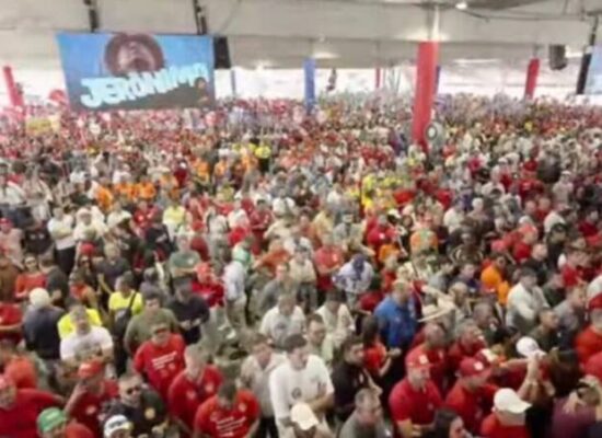 Lula, Jerônimo, Wagner e Rui mobilizam multidão em convenção histórica do PT na Bahia
