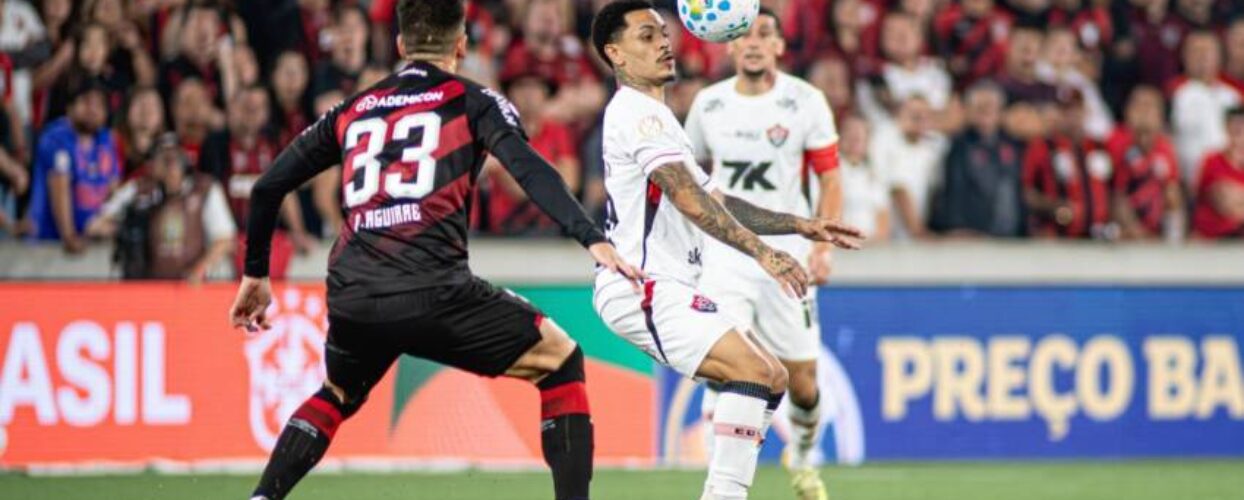 Vitória perde para o Athletico-PR e se complica nas oitavas da Copa do Brasil