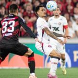 Vitória perde para o Athletico-PR e se complica nas oitavas da Copa do Brasil