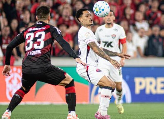 Vitória perde para o Athletico-PR e se complica nas oitavas da Copa do Brasil