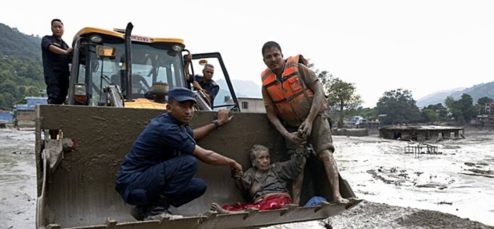 Enchente deixa quase 400 desaparecidos e ao menos 31 mortos no Nepal