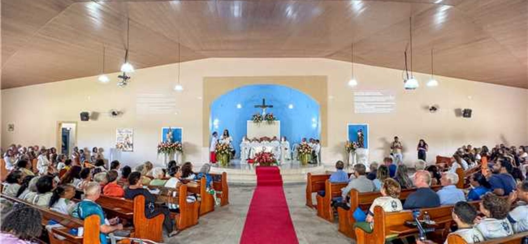 Missa reúne fiéis em homenagem a Nossa Senhora das Vitórias, padroeira de Ilhéus