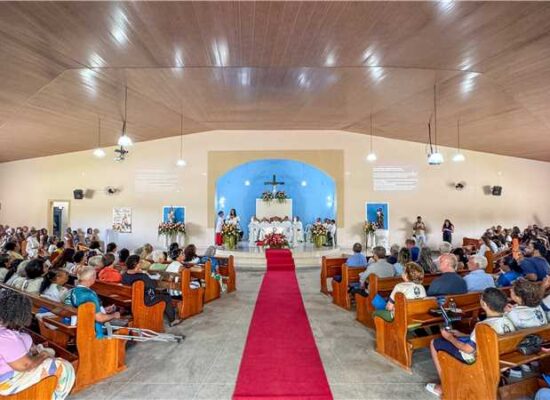 Missa reúne fiéis em homenagem a Nossa Senhora das Vitórias, padroeira de Ilhéus
