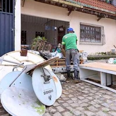 Cata-Treco recolhe materiais descartados no Nelson Costa e amplia calendário de ações em Ilhéus